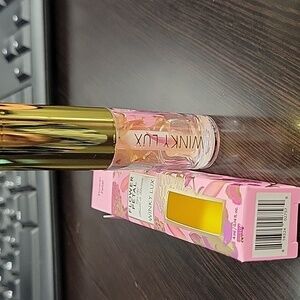 WINKY LUX Flower Petal Lip Oil 4ml New In Box